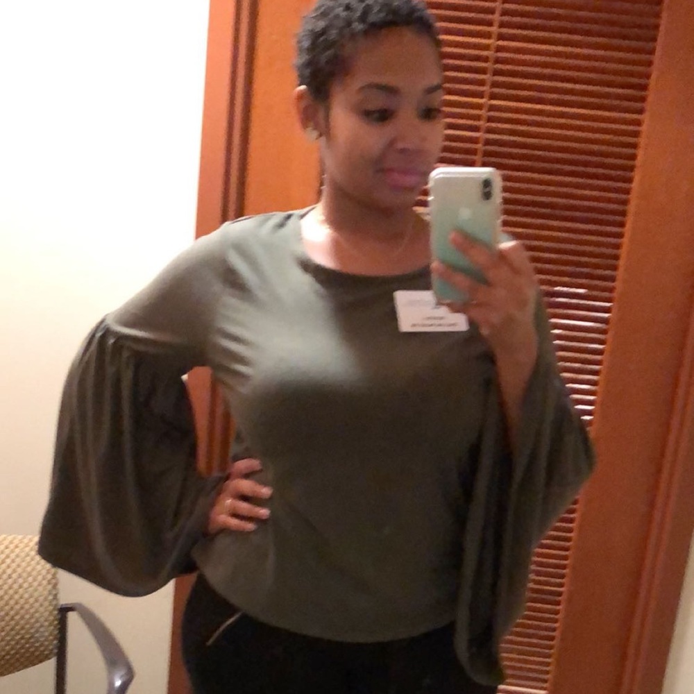 AVA & VIV✨ Bell Sleeve Top